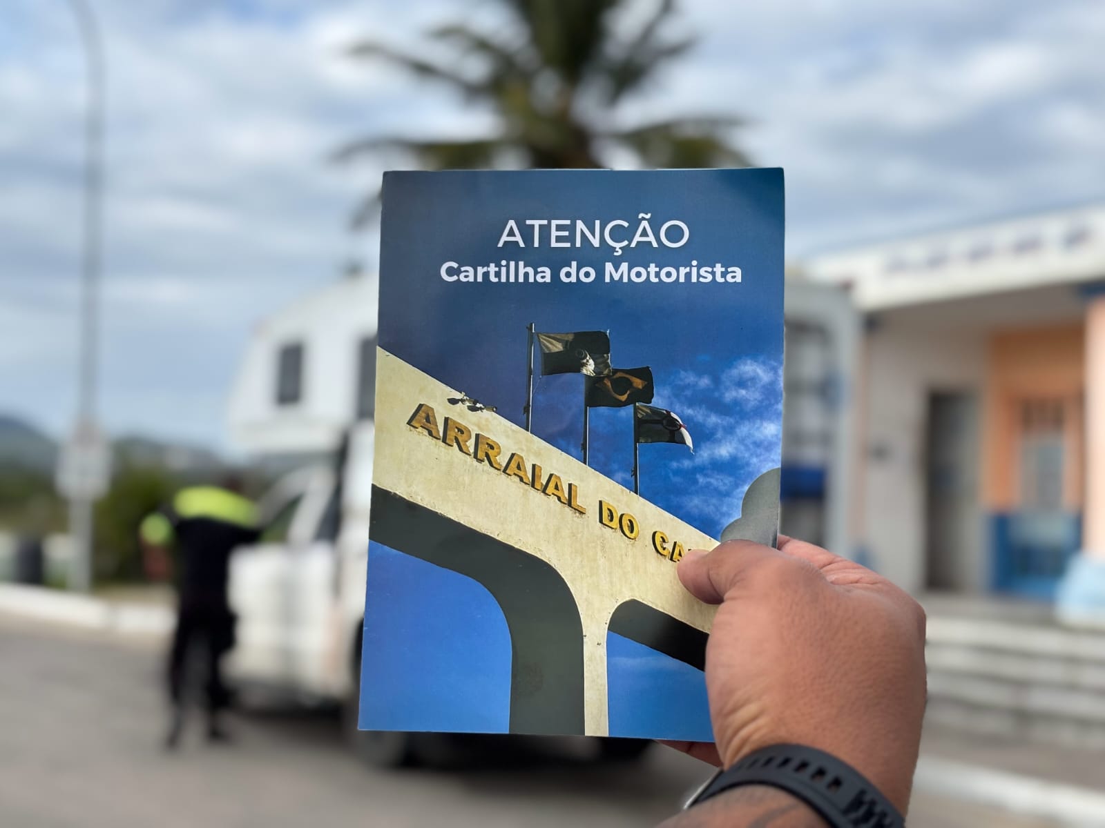 Cartilha do motorista vai orientar empresas de transporte turístico que trafegam em Arraial do Cabo