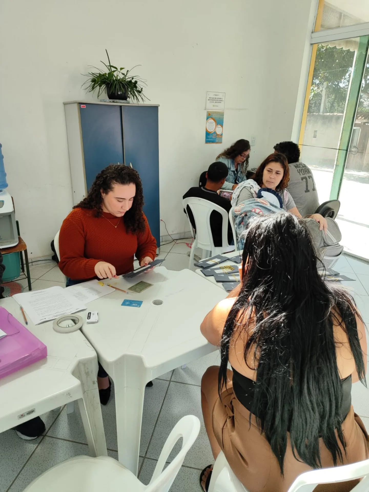 Gira Renda Cabista inicia entrega de cartões para 395 novos beneficiários em Arraial do Cabo