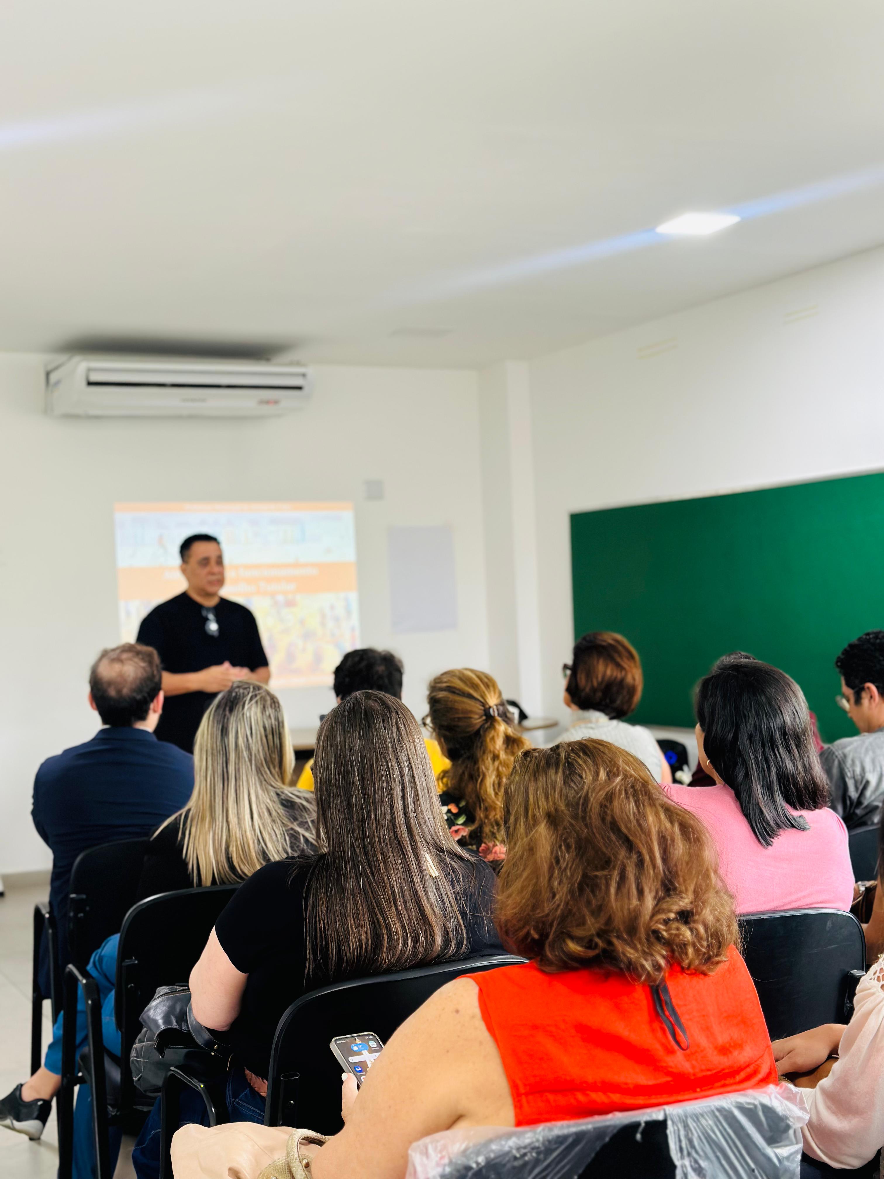 Servidores municipais participam de curso sobre as "Atribuições e Funcionamento do Conselho Tutelar" em Arraial do Cabo