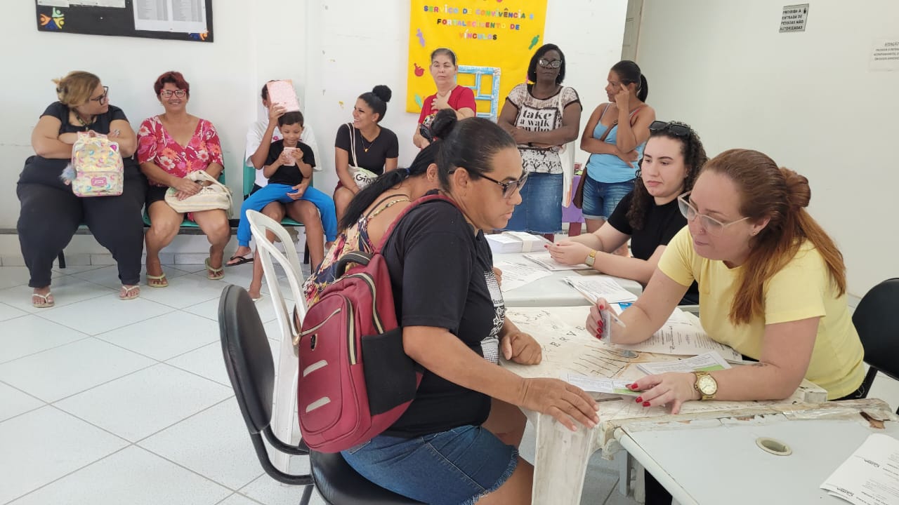 Entrega dos novos cartões do Programa Gira Renda Cabista tem início pelo distrito de Monte Alto