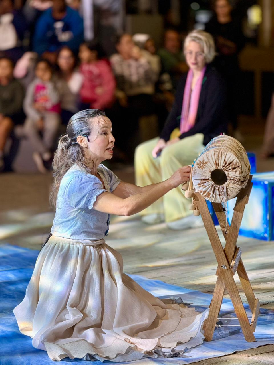 Praça de Figueira recebe aulão de renda de bilro e apresentação teatral inspirada na cultura cabista